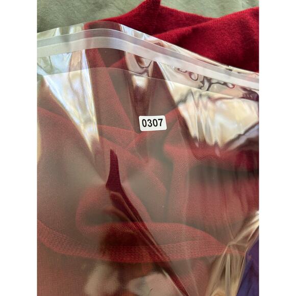 Cashmere Poncho Red/Burgundy V-Neck Made in Nepal Excellent Condition One Size - Picture 2 of 6